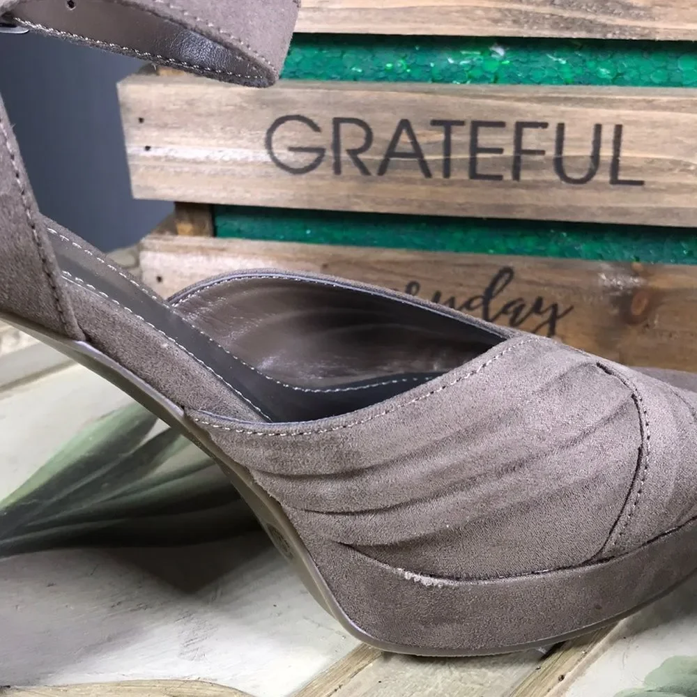 Worthington Felicia Suede Platform Sandals Sz 8 NEW in Box
